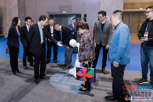 零售行業(yè)先驅同軟銀Pepper 互動